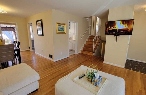 Kemp Mill Cottage | 3BR Cozy, Private and Spacious Family House with plenty of Amenities.