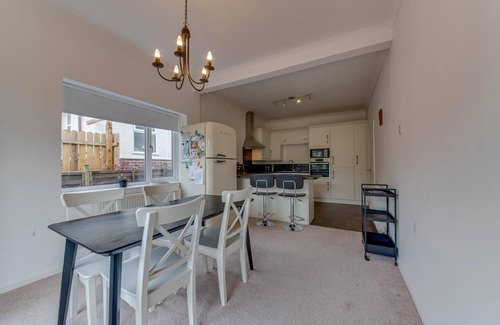 Sheffield House | 3BR Detached Bungalow w/Parkingn