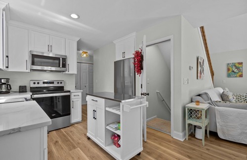 Emerald Isle House | 3BR - Dogs OK! Near the Pointe