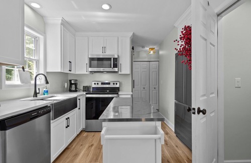 Emerald Isle House | 3BR - Dogs OK! Near the Pointe