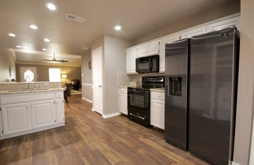 Tyler House | 3br duplex centrally located!