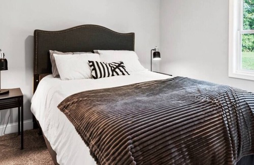 North End House | 3BR, free parking, free Wi-Fi near dntown St Paul