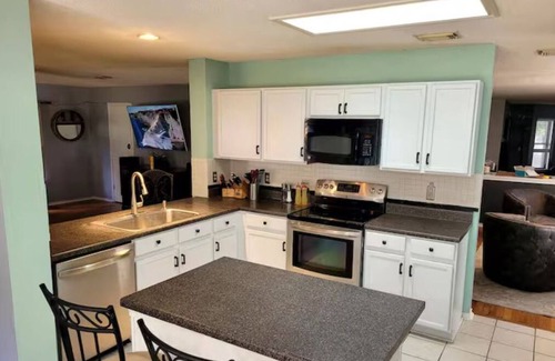 Braun's Farm House | 3BR Fun Retreat: Game Room & Attractions Nearby!