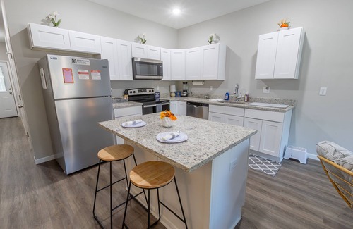Wichita House | 3BR Furnished Near McConnell AFB & Spirit Fast Wi‑Fi & Parking