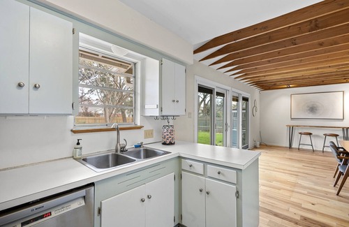 Allandale House | 3BR Gem in Allandale