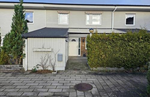 Soder House | 3Br House Sleeps 7 with Balcony-Garden-Bbq-FreeP