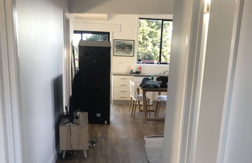 Lindisfarne House | 3BR Lindisfarne Townhouse near Cafes, Pub, Parks