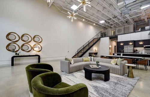 Arena District Apartment | 3BR Luxury Loft Near Downtown & Frost Bank Center