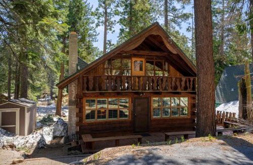 Timberland House | 3BR Mountain Cabin-Near Beach & Slopes