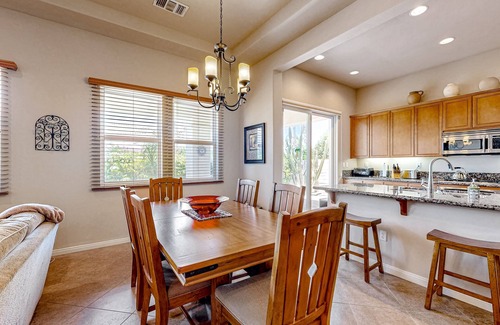 La Quinta House | 3BR Mtn Home with pool, hot tub, patio, fireplace, golf, Coachella
