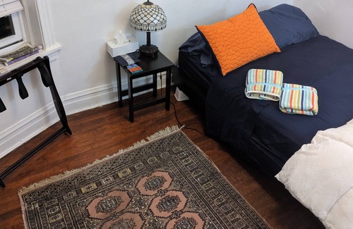 Woodlawn Condo | 3BR near UChicago Medical Midway Museums Large Comfy