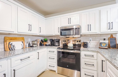 Belton House | 3BR Near UMHB & Downtown Fast WIFI Fenced Yard