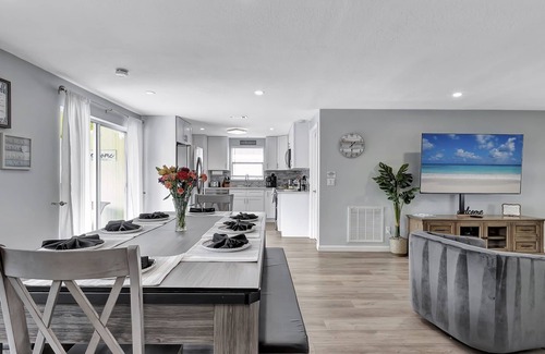 Dunedin House | 3BR Oasis | Sleeps 11 | Heated Pool | Ping Pong!