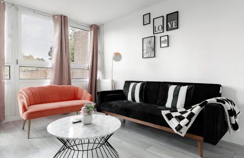 Lansbury Apartment | 3BR Off A13 , Sleeps 6, 2mins to Langdon DLR,Free Parking