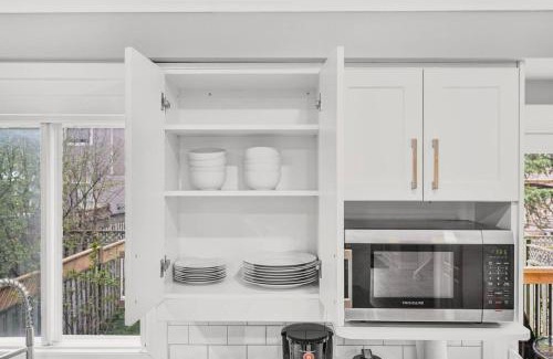 Pickering House | 3BR Pickering Retreat with BBQ and Patio Delight