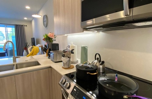 Silver Creek House | 3BR Pool Home + Bonus Lounge w/Daybed WiFi Sleeps 10