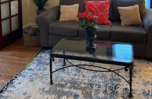 Waukegan House | 3BR Private Home ★ Relax in Comfort