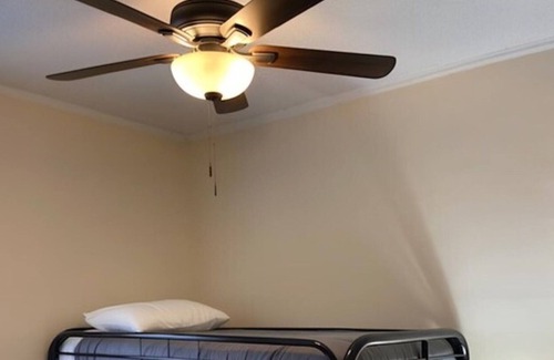 Waukegan House | 3BR Private Home ★ Relax in Comfort