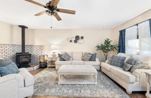 Cottonwood-Verde Village House | 3BR Retreat in Cottonwood with Plenty of Space and Fun