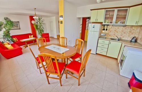 Primorski Villa | 3BR Semi-detached Villa with seaview 8p