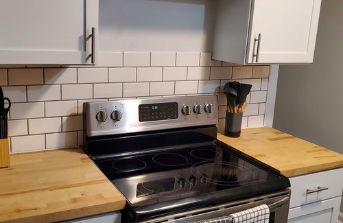 Columbus House | 3br single-story home - centrally located, quiet residential neighborhood