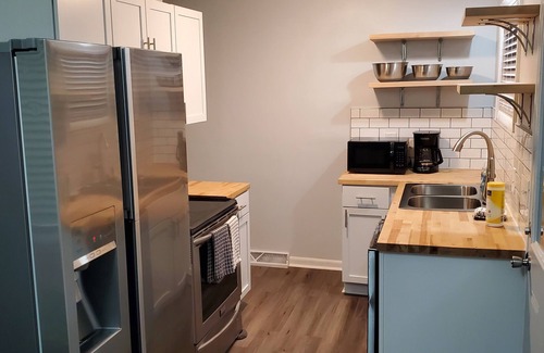 Columbus House | 3br single-story home - centrally located, quiet residential neighborhood