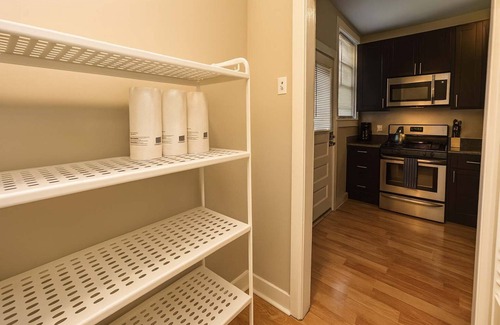 Rogers Park Apartment | 3BR Sunny & Cozy Unit