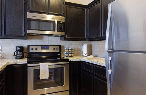 Killeen House | 3BR Townhome w/King bed, Workspace & Playroom, Fast WiFi, Close to Fort Cavazos