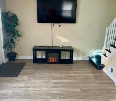 Temple Hills House | 3BR W/BASEMENT HOME 'THE LION’S DEN'