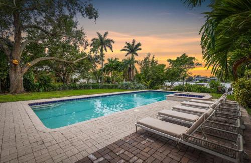 Snell Isle House | 3BR Waterfront Gem Pool Dog Friendly