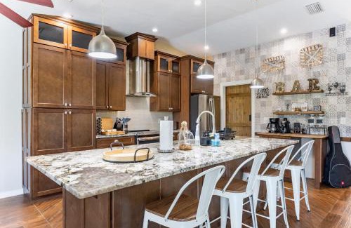 Wesley Chapel South House | 3BR Wesley Chapel Retreat with Private Pool - Pet-Friendly - Spacious Parking