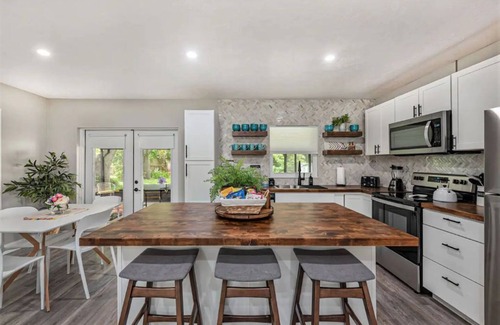 Temple Crest House | 3brm/King*GameRoom*near Bush Gardens, USF& Moffitt