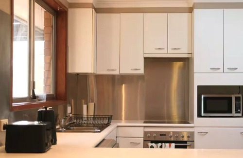 Wanniassa House | 3BRS-Mt View/Petfriendly/CozyHome