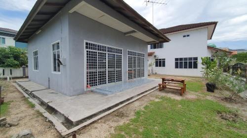Kampung Kubang Tangga House | 3H REST HOUSE @ HOMESTAY