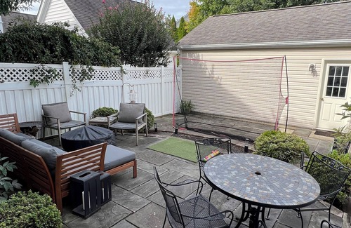 Gaithersburg House | 3LVL Townhome in Amazing Location