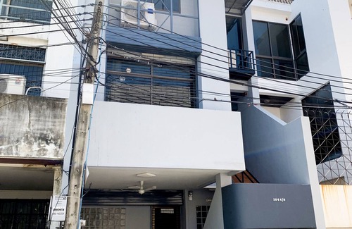 Phra Khanong Nuea House | 3min from BTS, Family Friendly, 3BR, cozy & Fashionable house