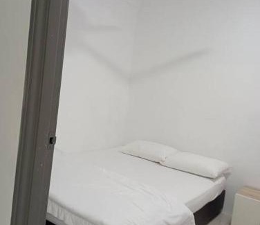 Kampung Kuala Pari Apartment | 3R Guest House Manhattan Condominium