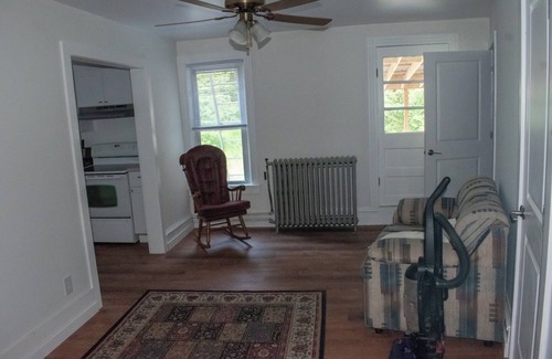 Ashfield Apartment | 3RD FLOOR APARTMENT FOR 30 DAYS OR LONGER STAYS ONLY