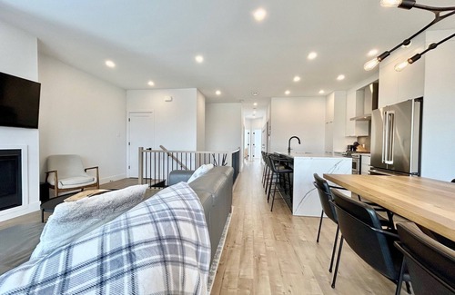 Bromont Condo | 3rd Floor New Construction - Prime Location with Ski Shuttle Bus on Site