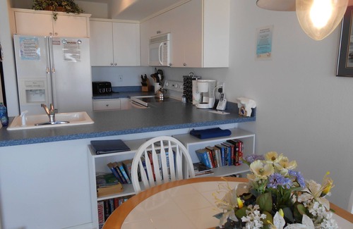 Seaside Condo | 3rd floor Oceanfront Condo, 1 block to town - #303 is the perfect unit