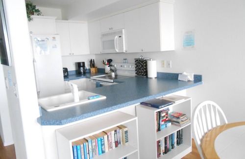 Seaside Condo | 3rd floor Oceanfront Condo, 1 block to town - #303 is the perfect unit