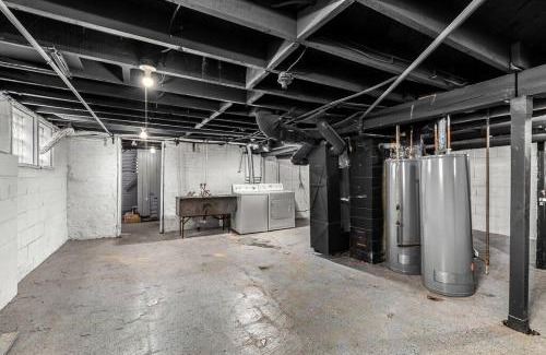Detroit Apartment | 3rd Story Loft Islandview Pets Included with Free Parking!