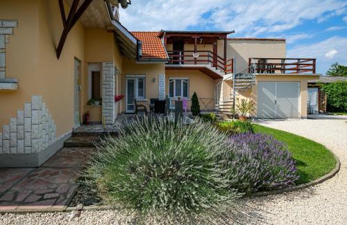 Gyula Apartment | 4 Évszak Apartman