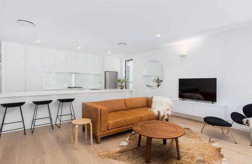 Sawtell Apartment | 4/13 First Avenue - in historic downtown Sawtell