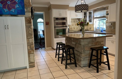 Bee Cave Woods House | 4/3 Lux Home w/pool 3mils toDwntwn, SXSW, walk to ACL/Zilker Park *LOCATION*