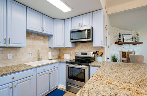Canyon Lake House | 4 3 two King Beds Perfect Sunset Lake Views Pickleball Fire pit Lvl2 EV POA Pool