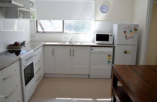 Bright Apartment | 4/47 Delany Avenue, Bright