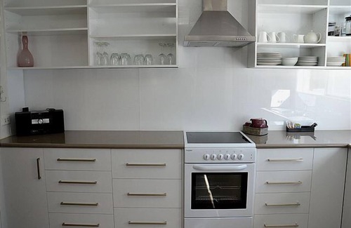 Bright Apartment | 4/47 Delany Avenue, Bright