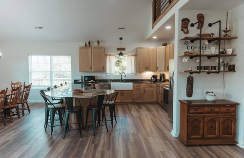 Union County House | 4 Acre Lake on 24 Acres Close to Charlotte ~ Eagleview Venue!