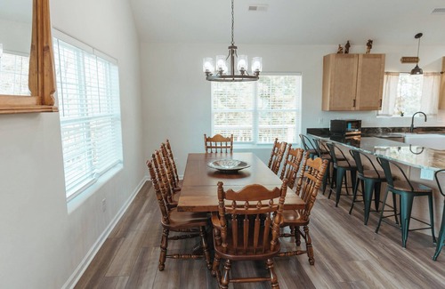 Union County House | 4 Acre Lake on 24 Acres Close to Charlotte ~ Eagleview Venue!